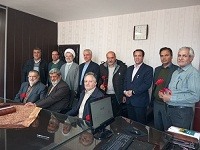 اهدای گل به جانبازان